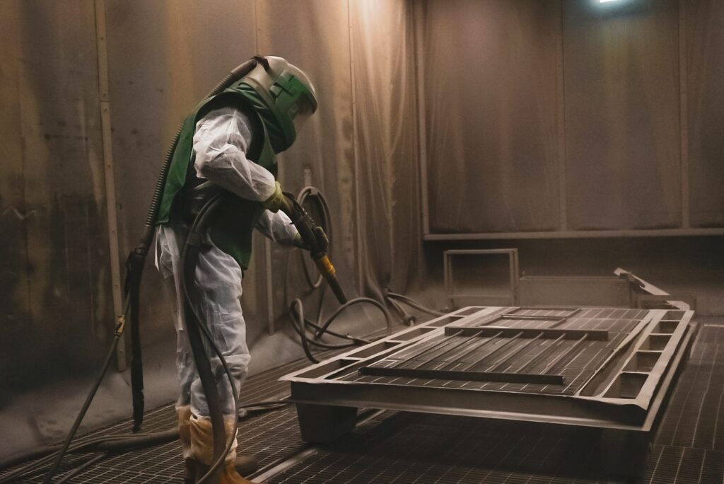 Cabine de grenaillage à plancher racleur avec génie civil, photo 10