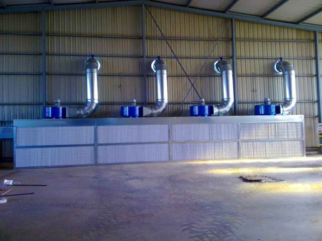Caisson de peinture liquide / polyester