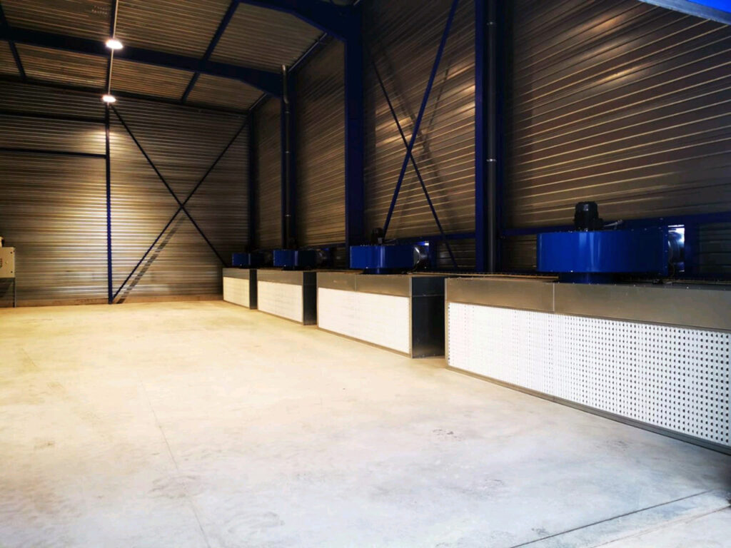 Caisson de peinture liquide / polyester